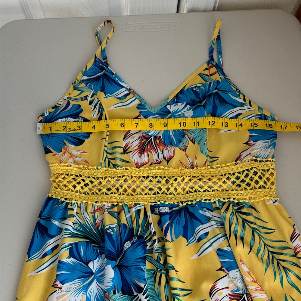 Floral Tropical Maxi Dress Smocked Back Flowy Size M - Picture 8 of 13